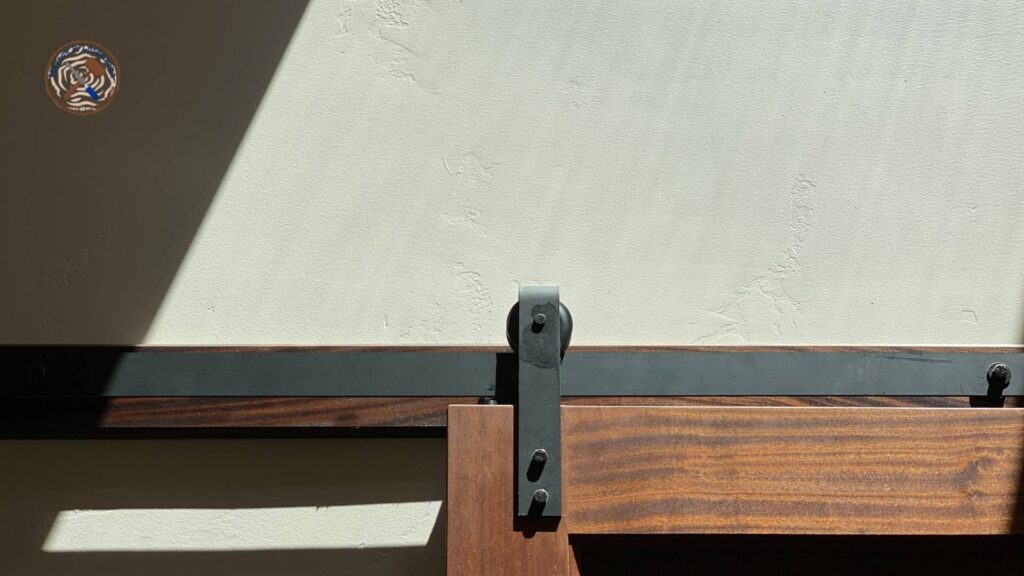diferencias entre puertas correderas y abatibles