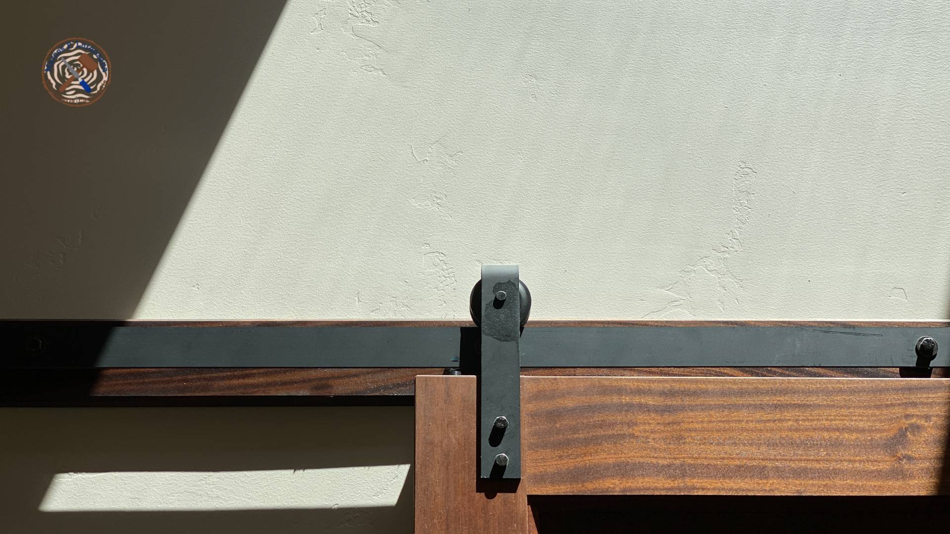 diferencias entre puertas correderas y abatibles